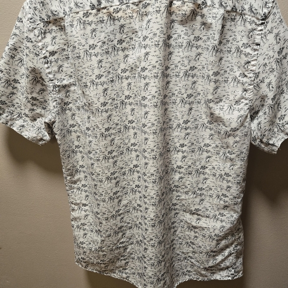 Report  Casual Button Down Shirt With Palm Trees Size M - Picture 5 of 9